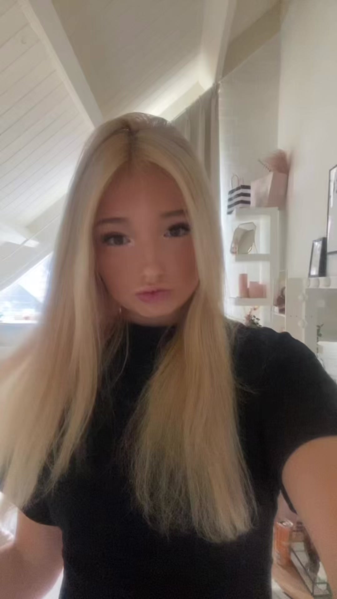 @𝐃 𝐚 𝐯 𝐢 𝐧 𝐚 ꨄ