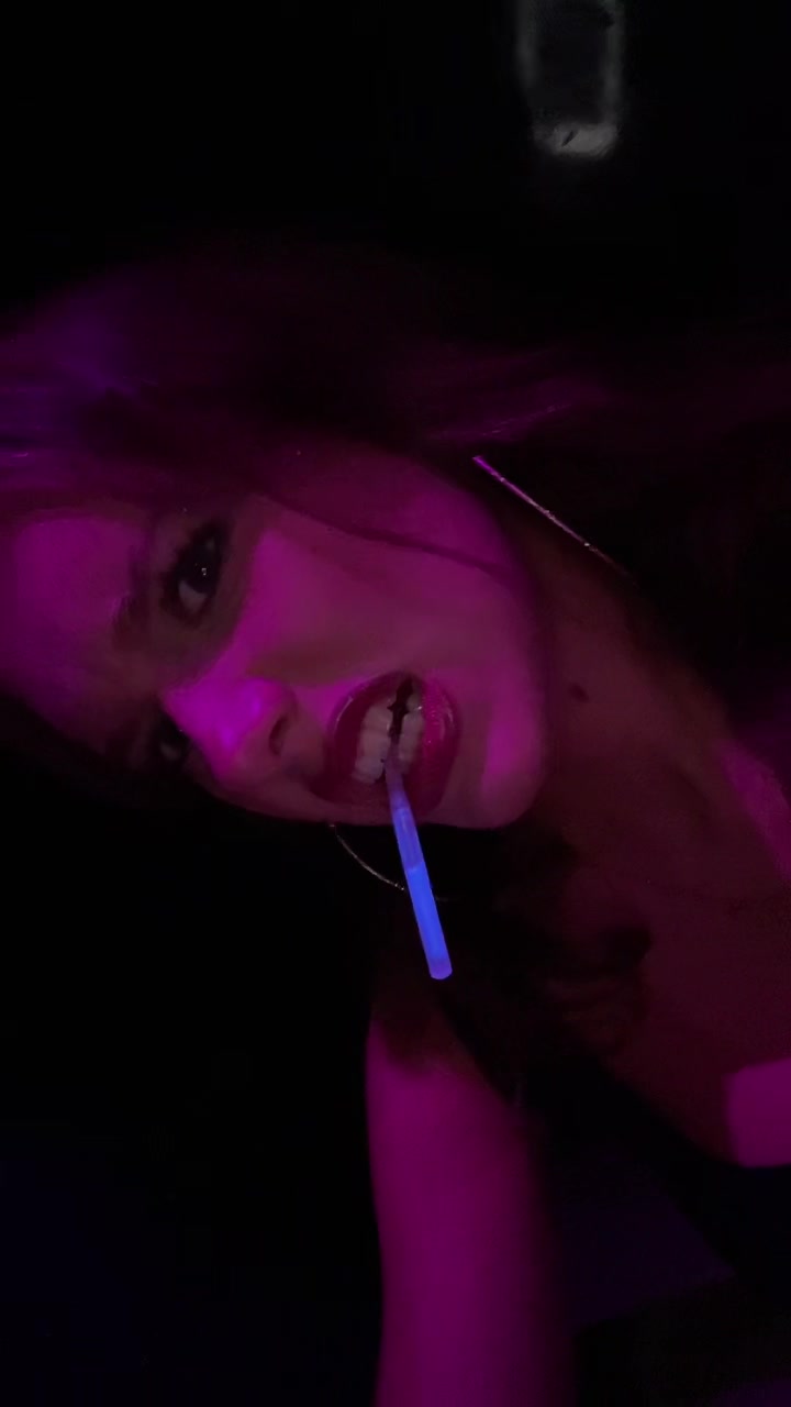 @✰