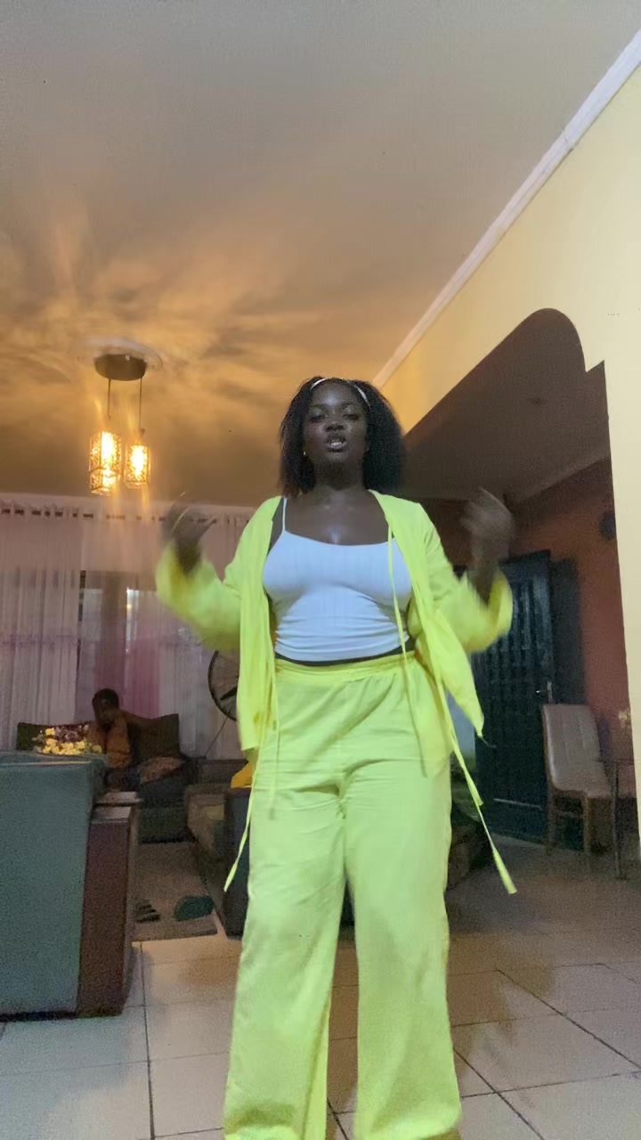 @Astride mp💜🧸🇨🇲
