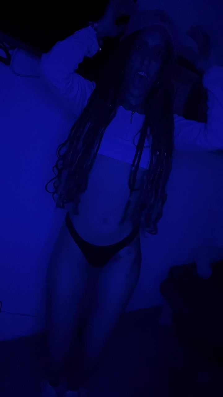 @Mairarey01