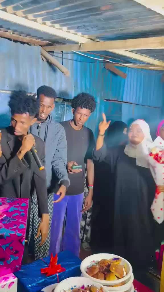 @Madax weynaha qoxotiga🙏