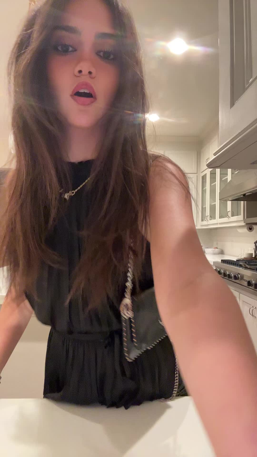 @ana suarez