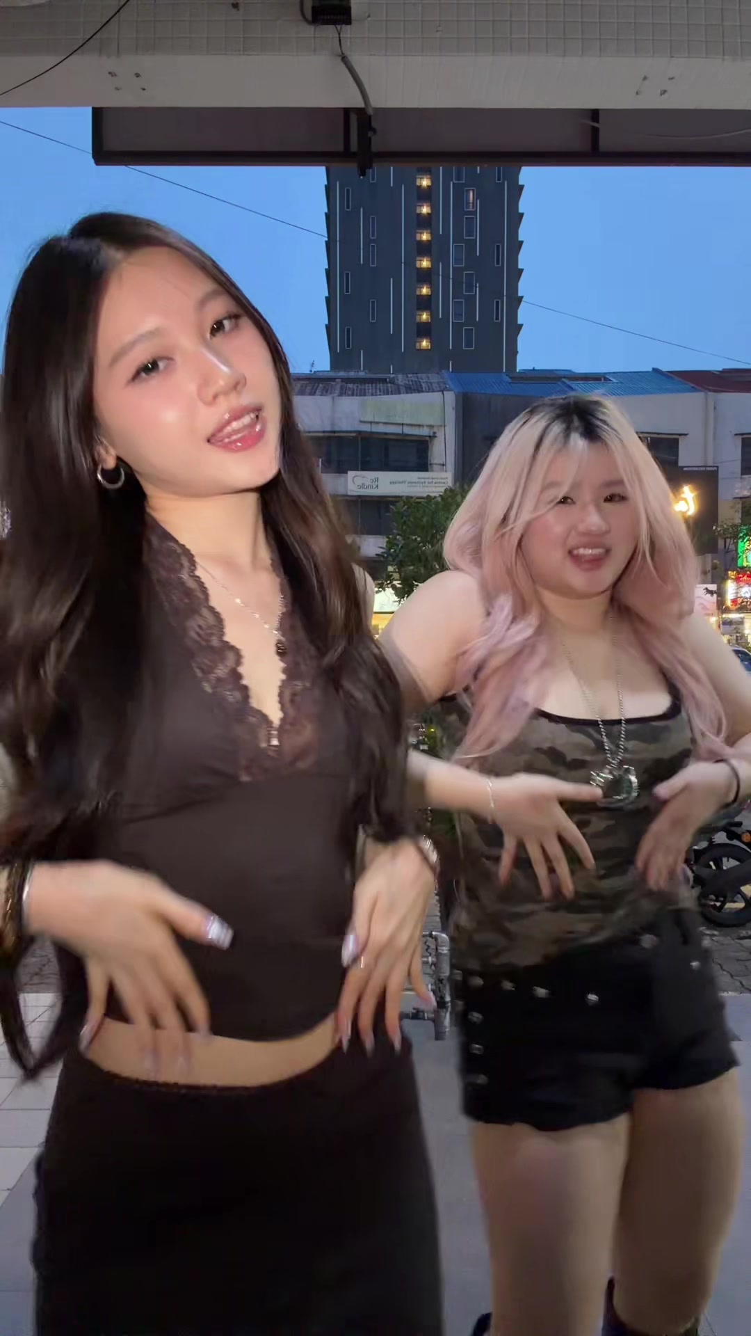 @breena 𝜗𝜚˚⋆