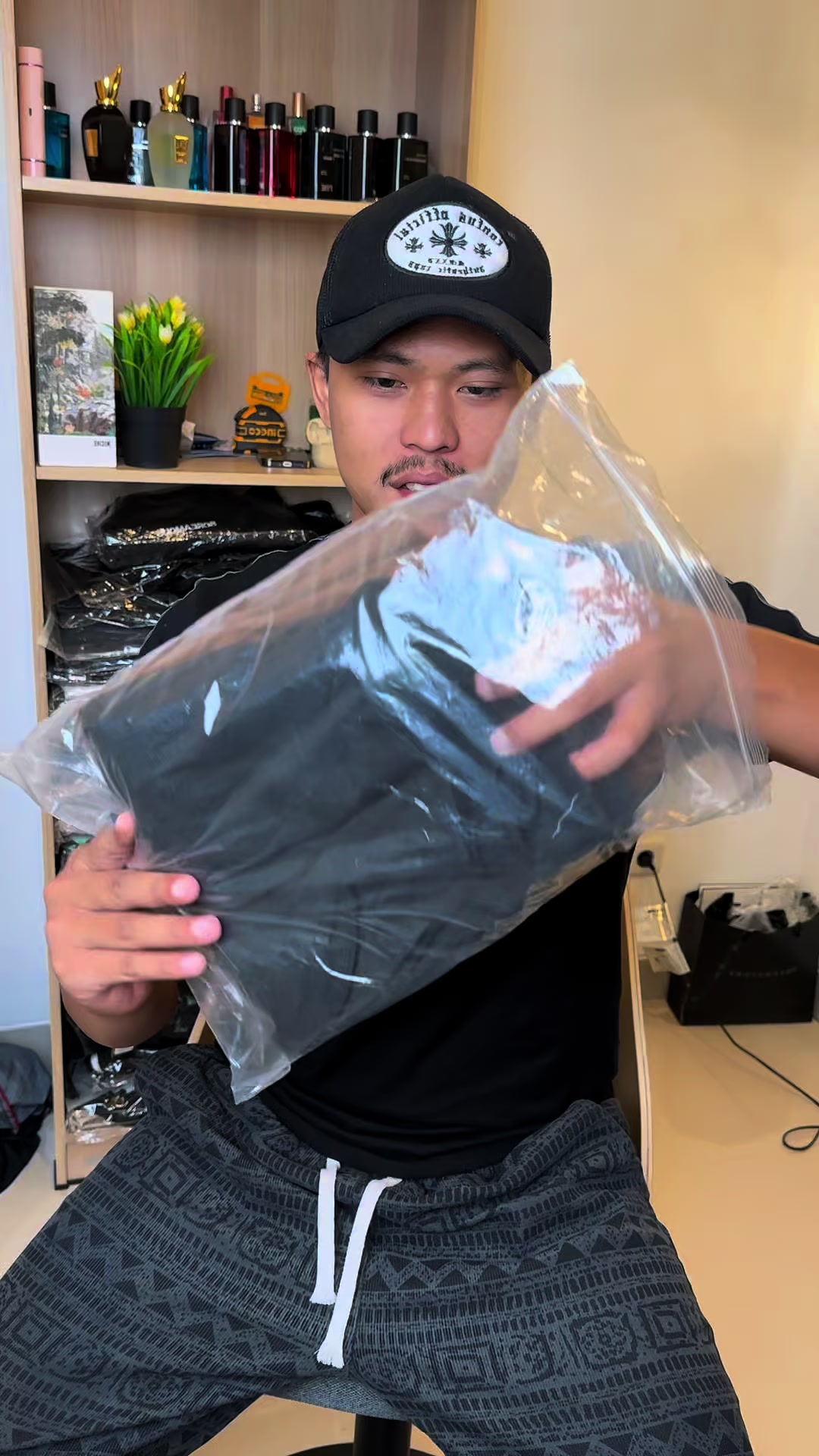 @๐ผ๐๐๐จ๐๐ค๐ฅ_