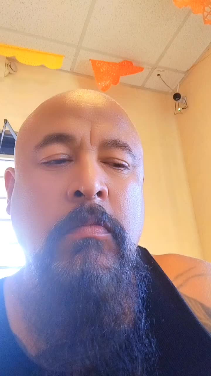 @MISTER GUZMAN