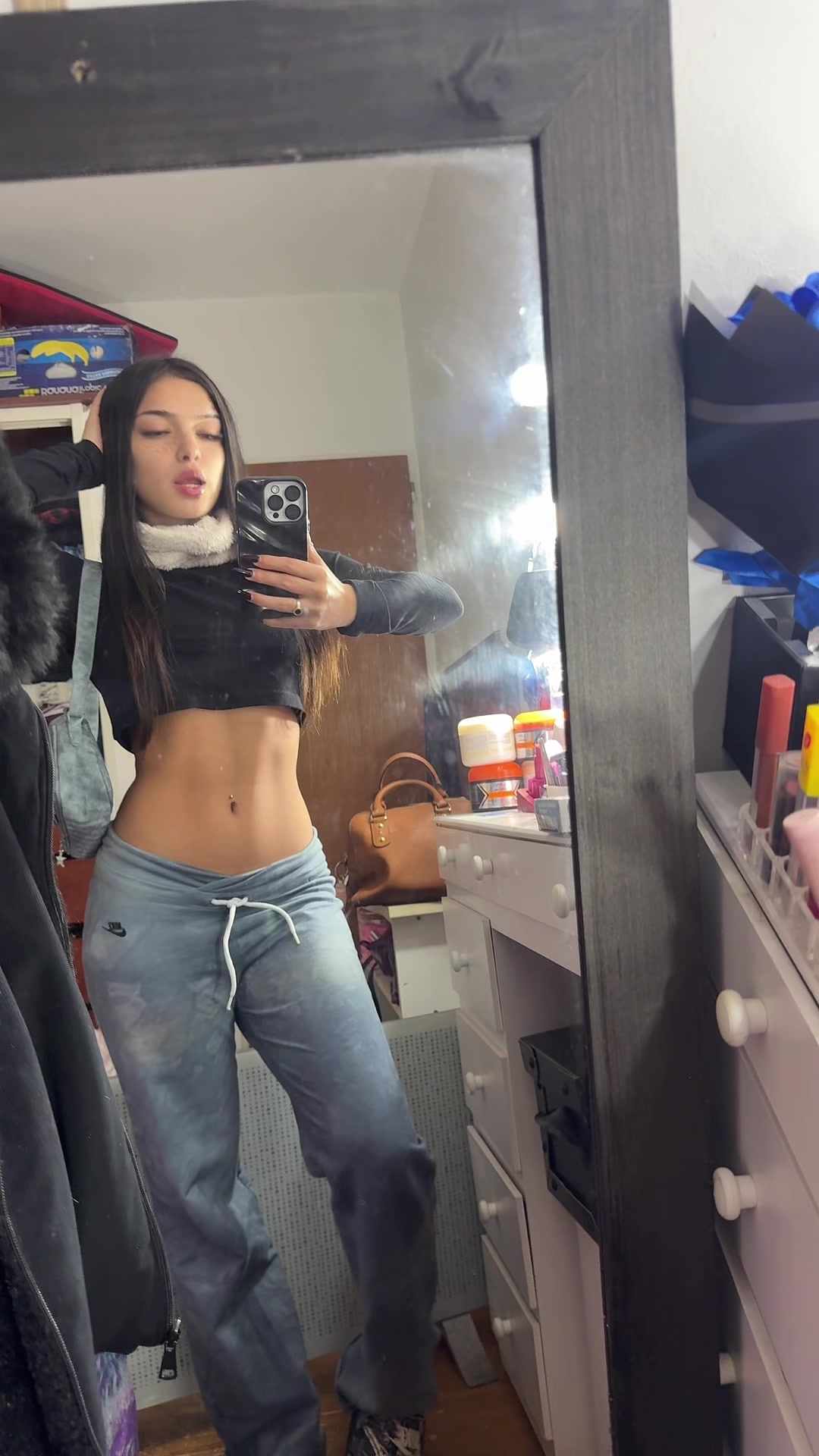 @♛