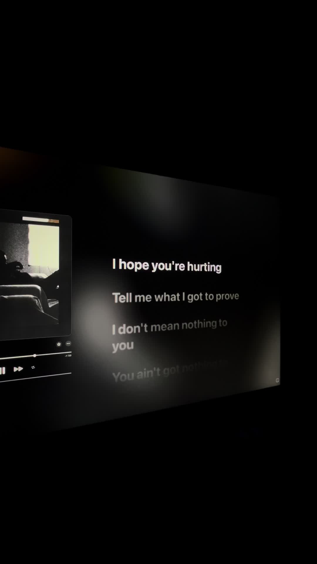 @🎧