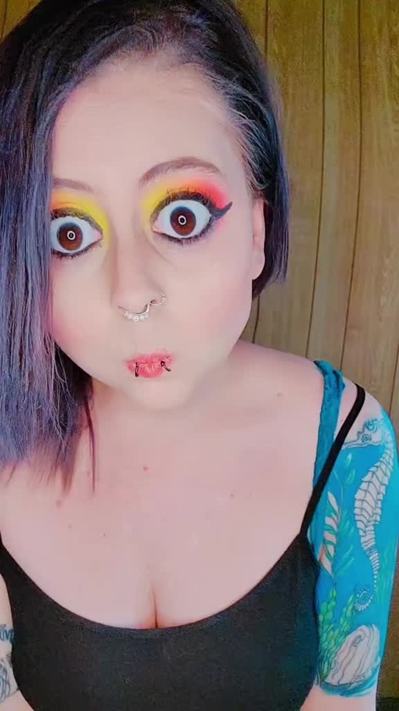 @captivegirl