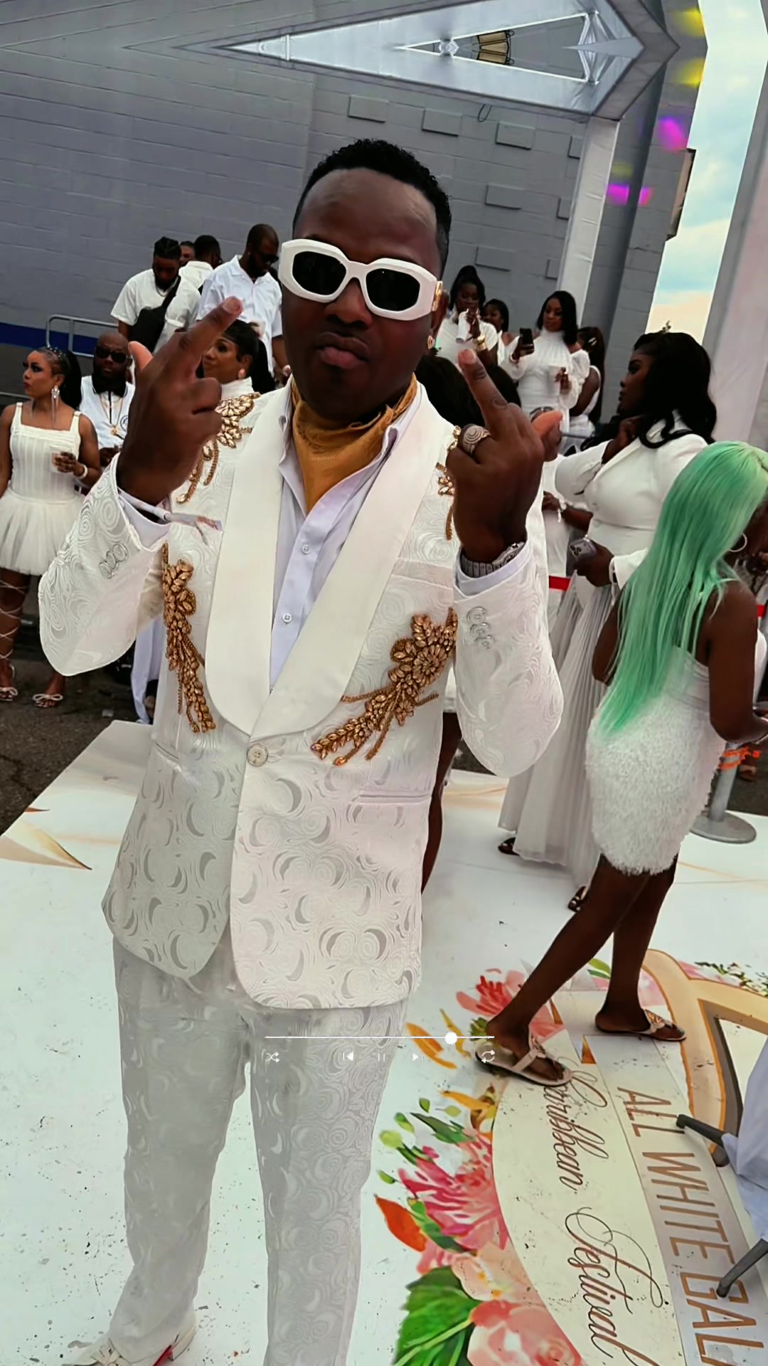@_DavidGoldbottles💴