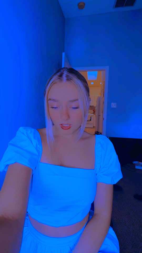 @Emma🖤