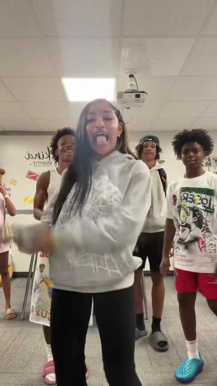 @𝑳𝑂𝑵𝐷𝑶𝑁 🫶🏾💕🤍