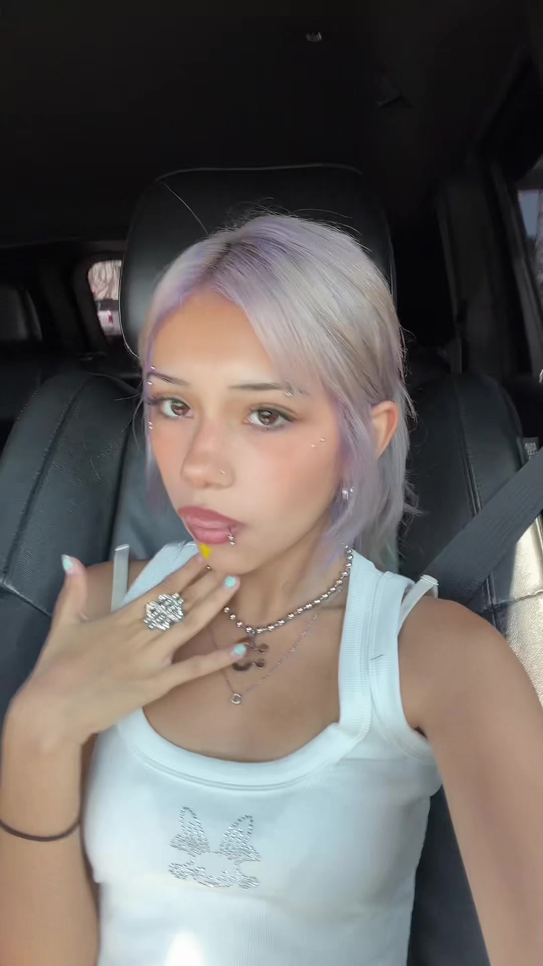 @️