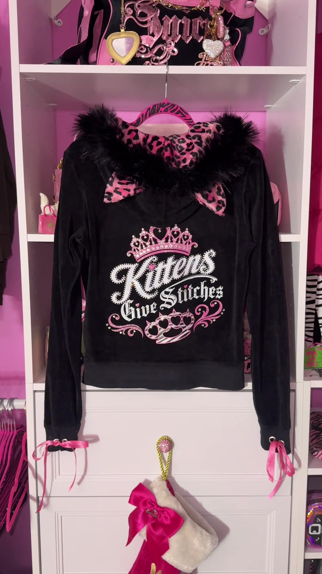 @kittens give stitches / kara