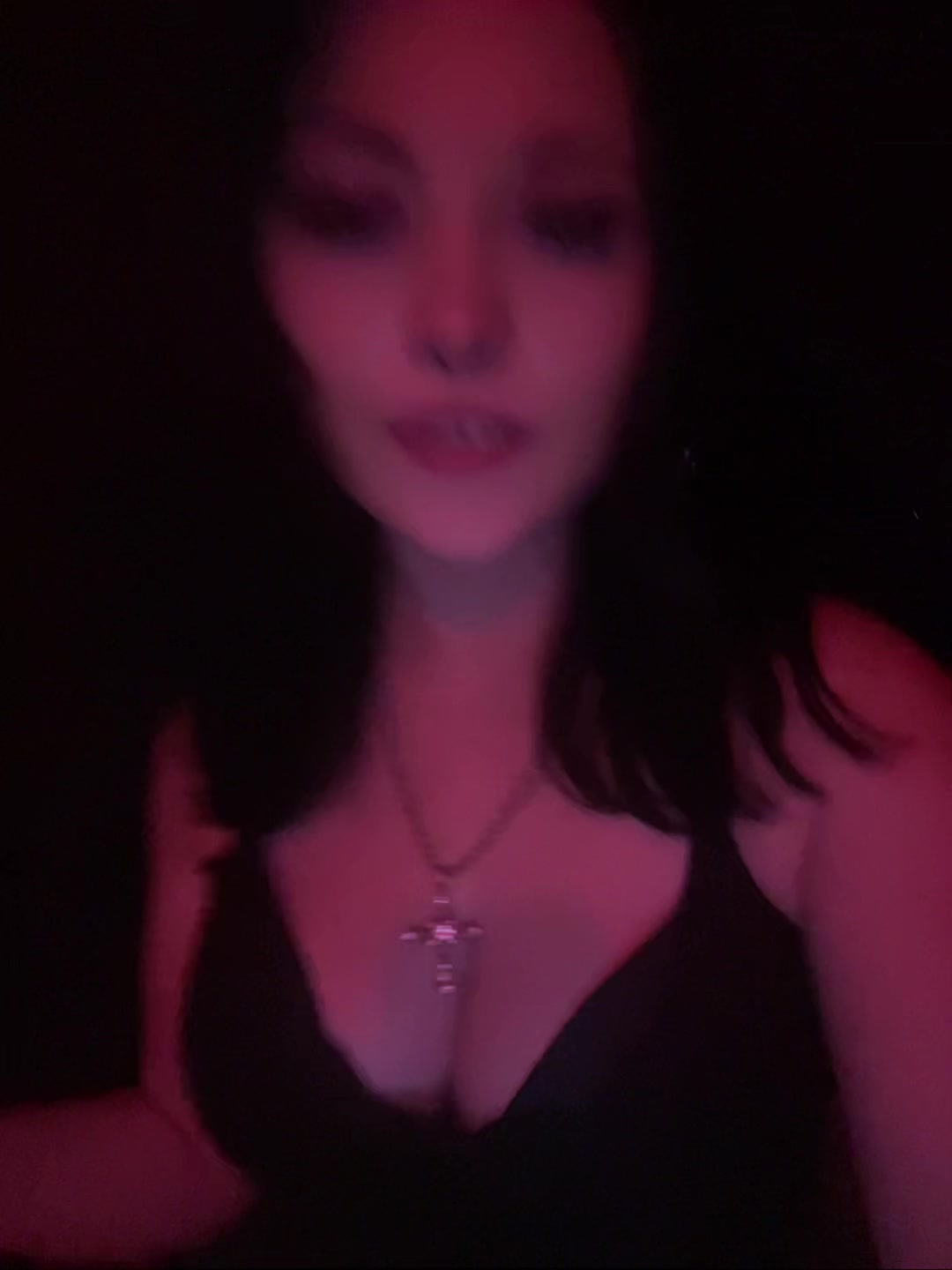 @v4mp_d0llrot4u