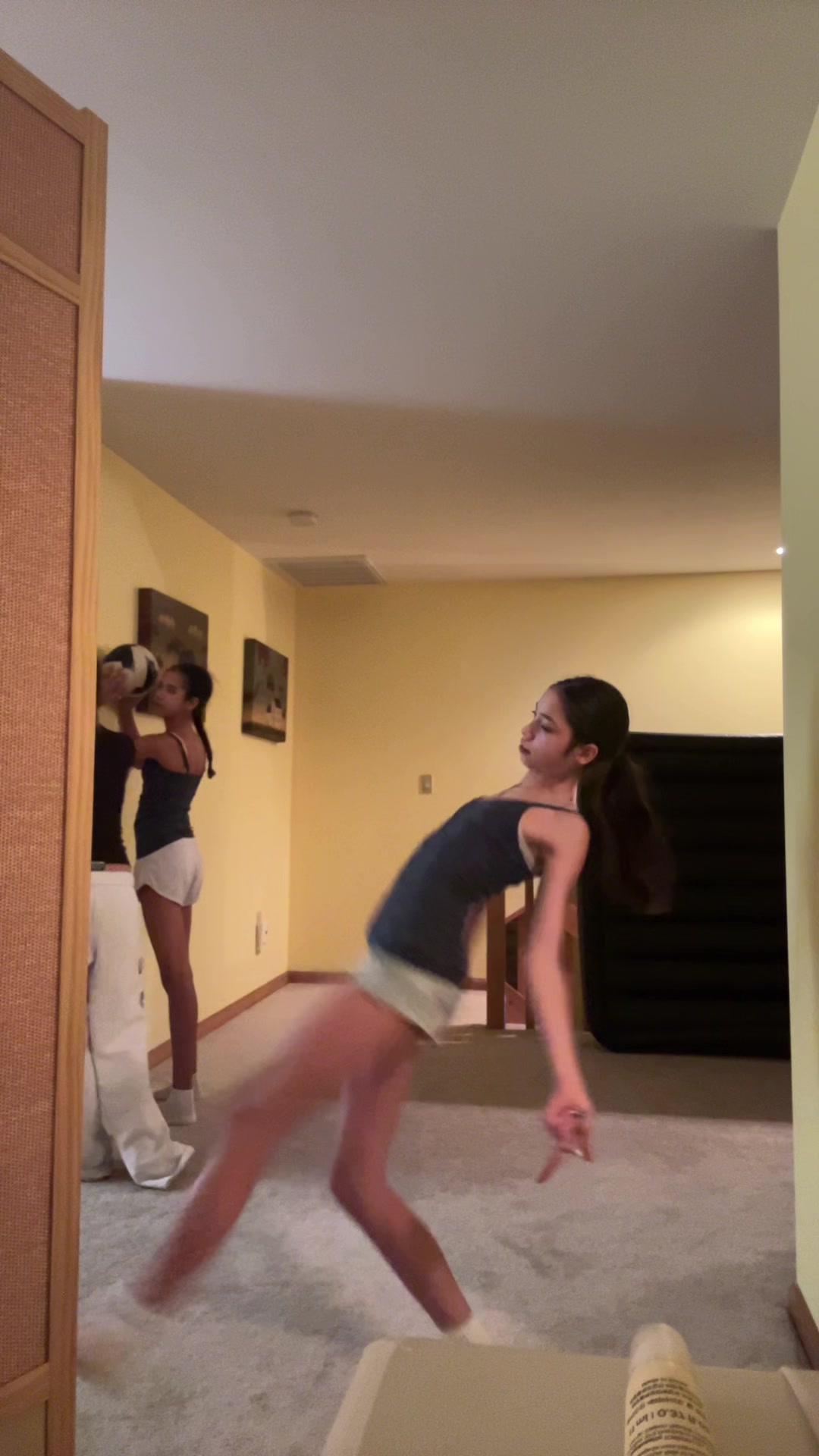 @Vivlaughlove