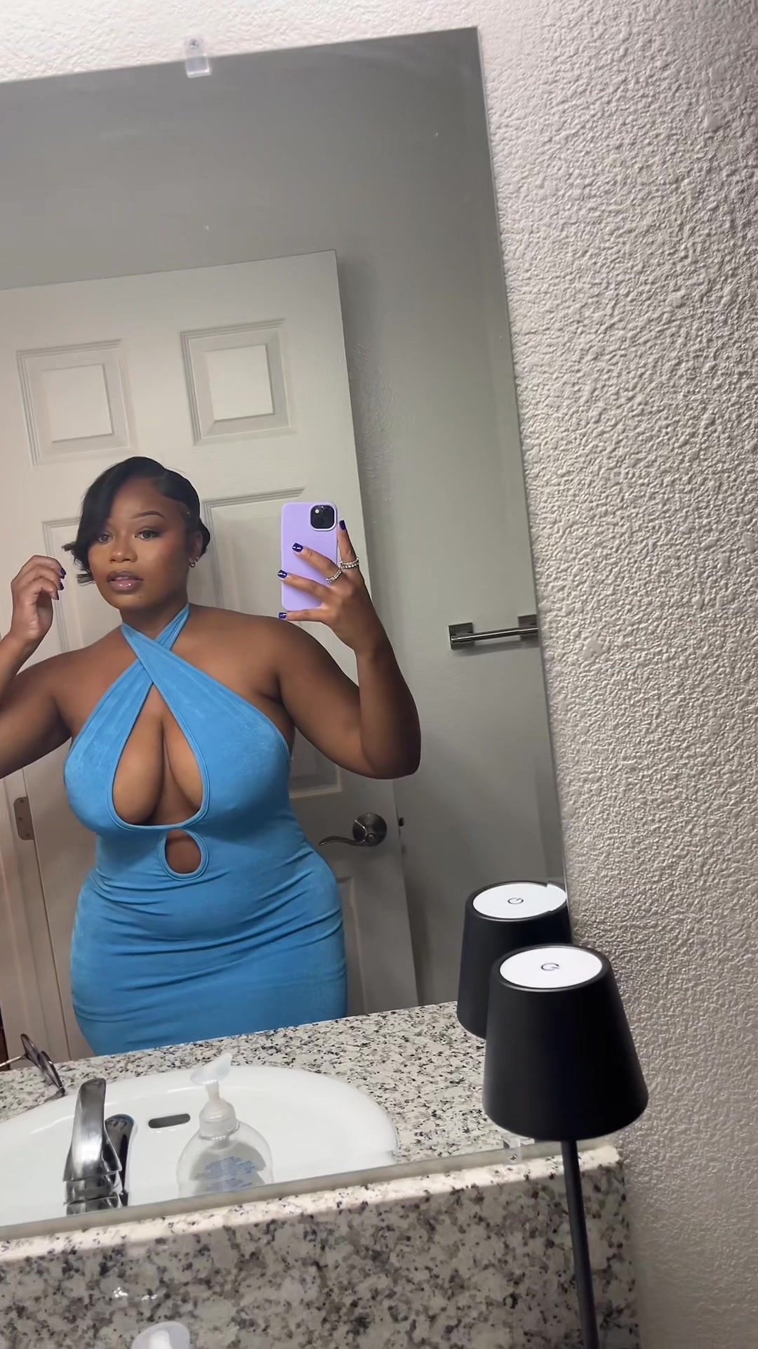 @Lala