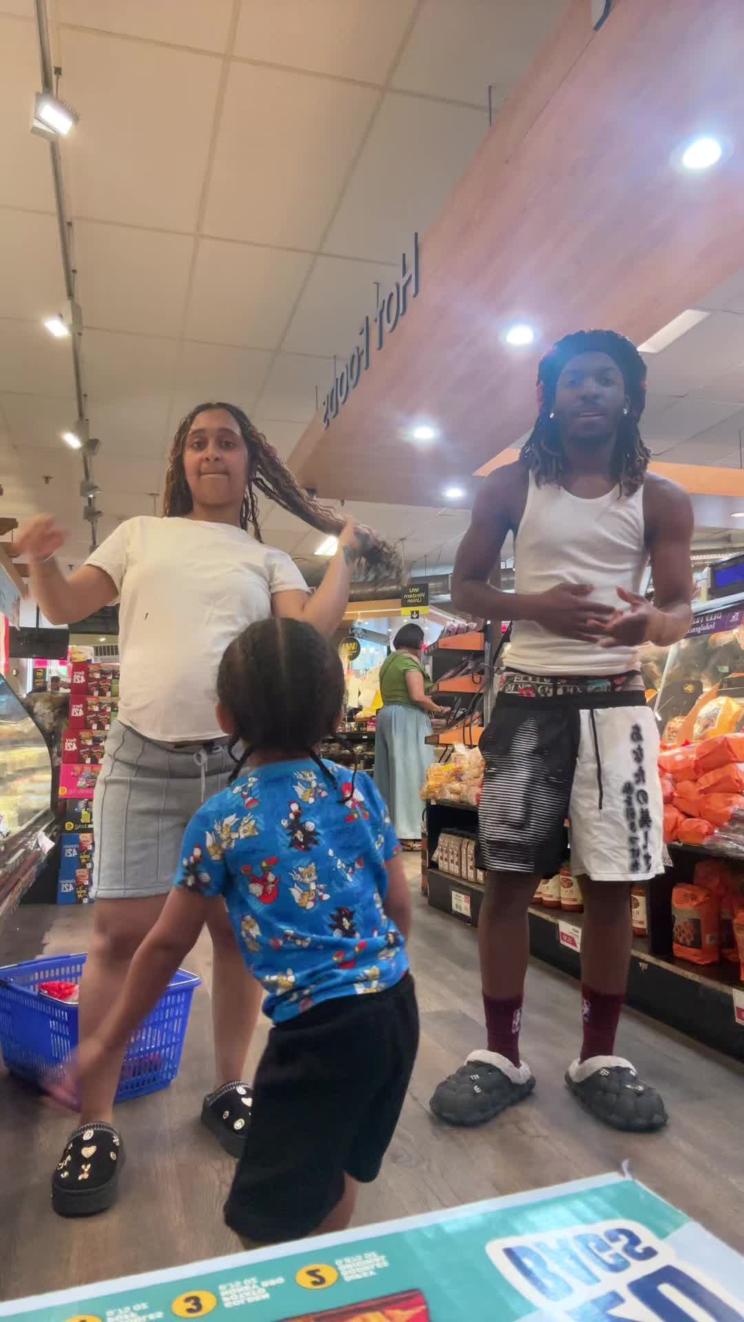 @✨❤️YALL FAMOUS FAMILY 💙✨