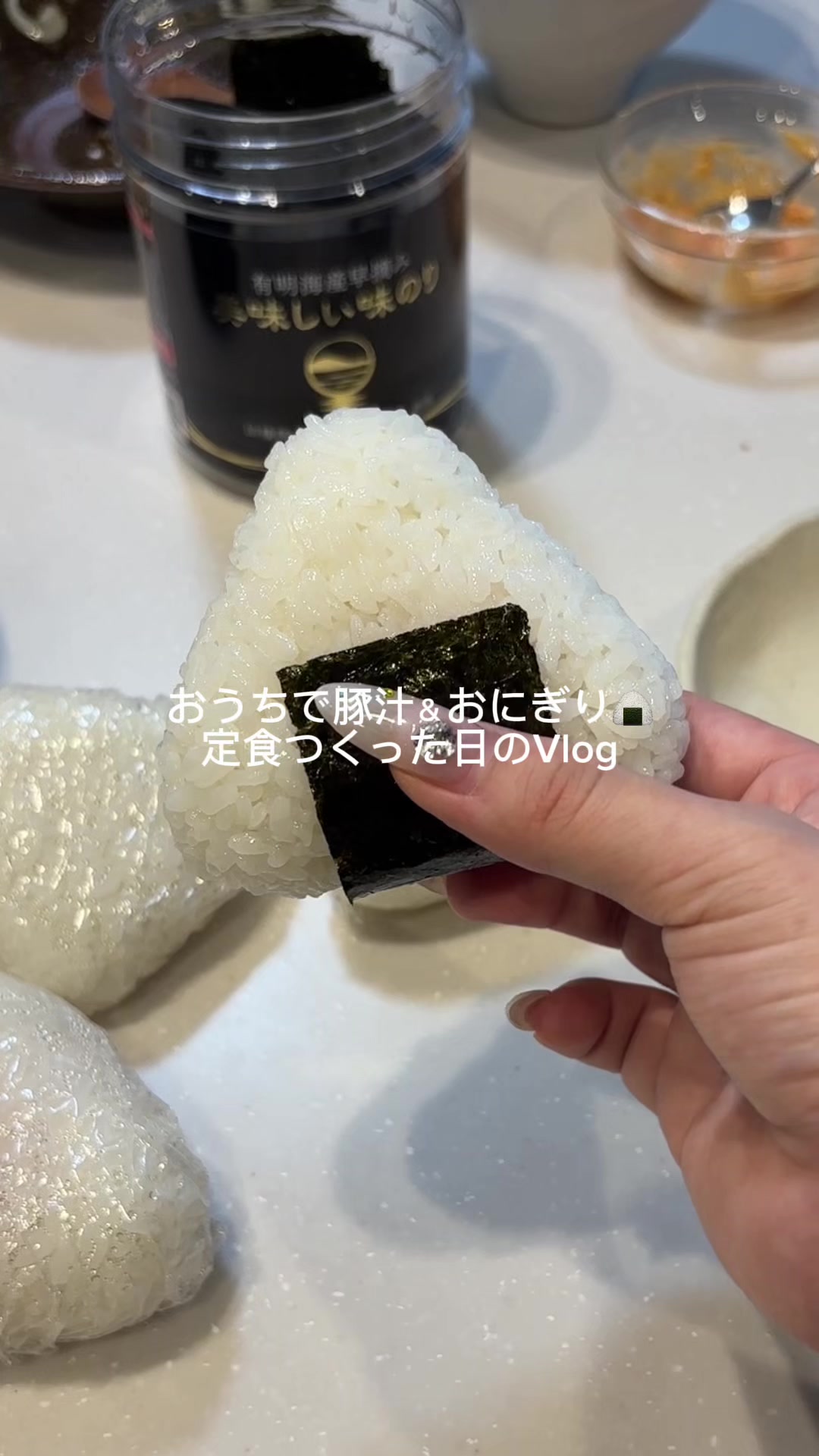 @にこ