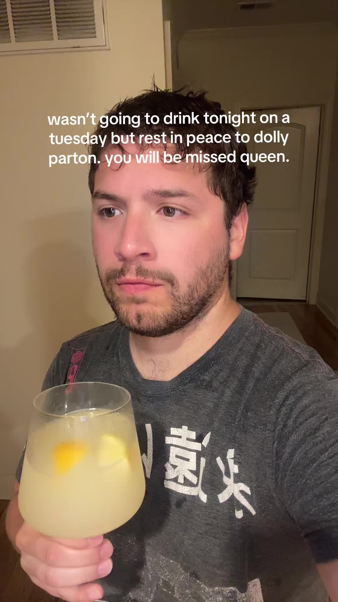 @^-^