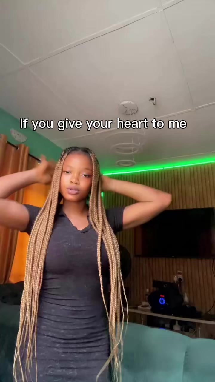 @ayowamide🧜&zwj;♀️🌊🐍