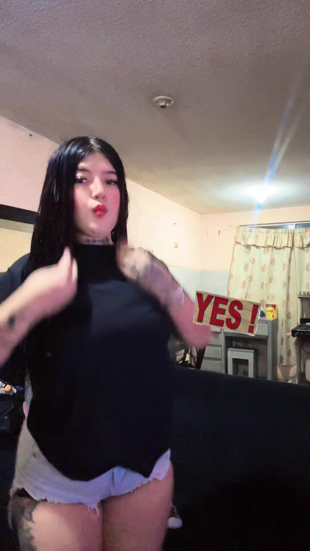 @Brii🍒🕸️
