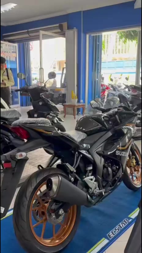 @suzuki hayam wuruk