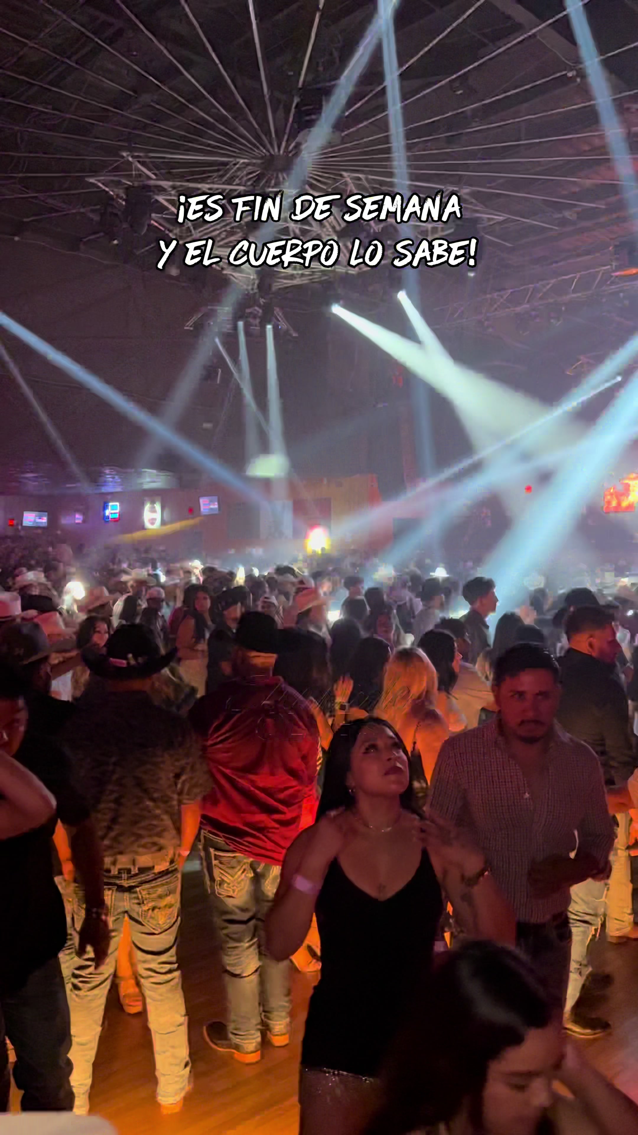 @ESCAPADE CLUBS
