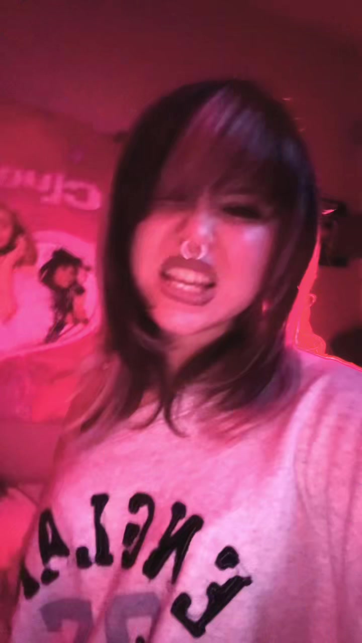 @Lainey🎞️