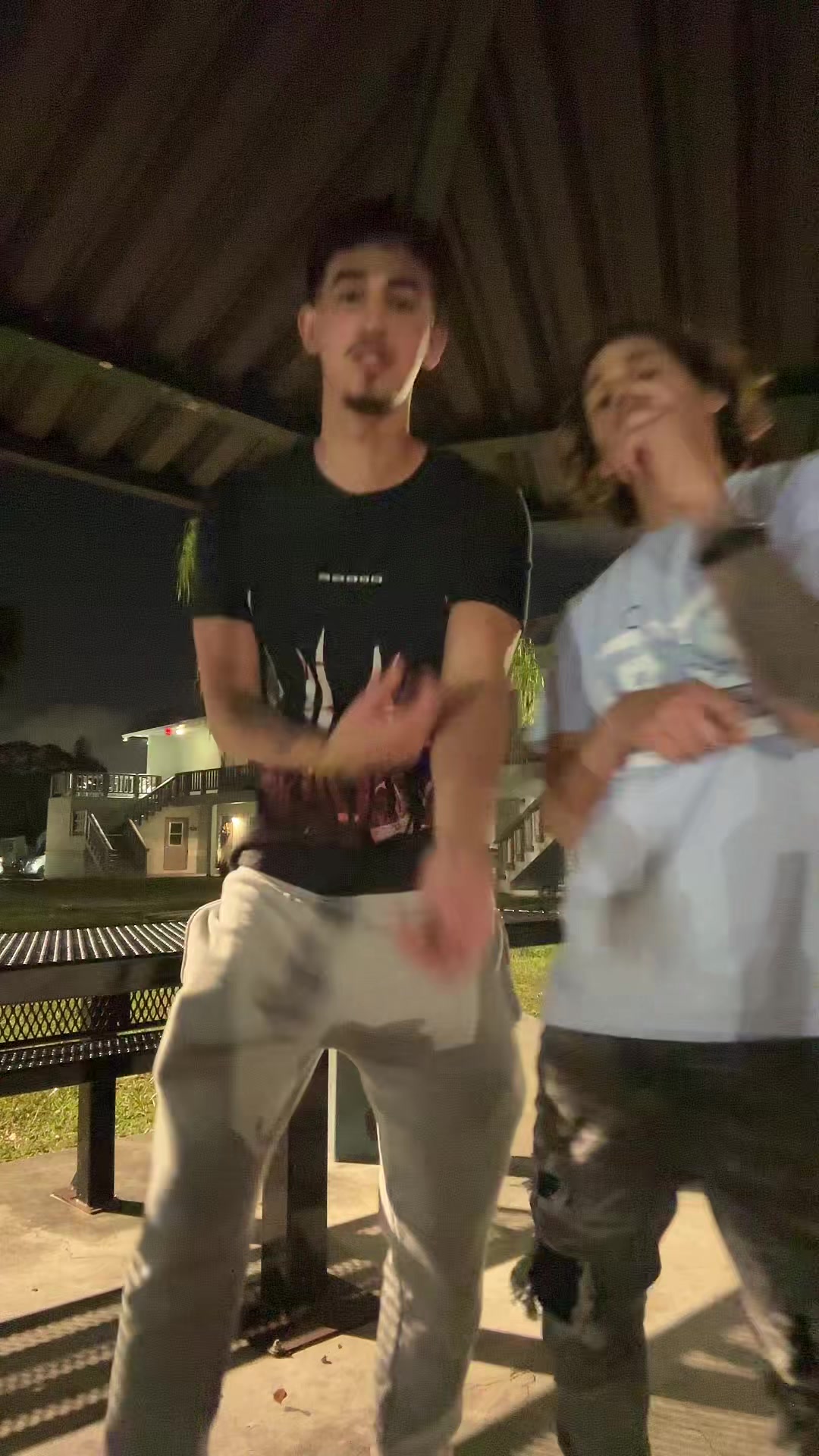 @️