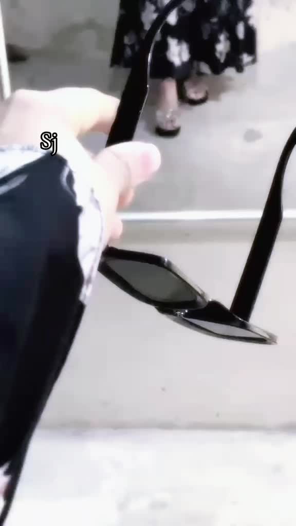 @Sj