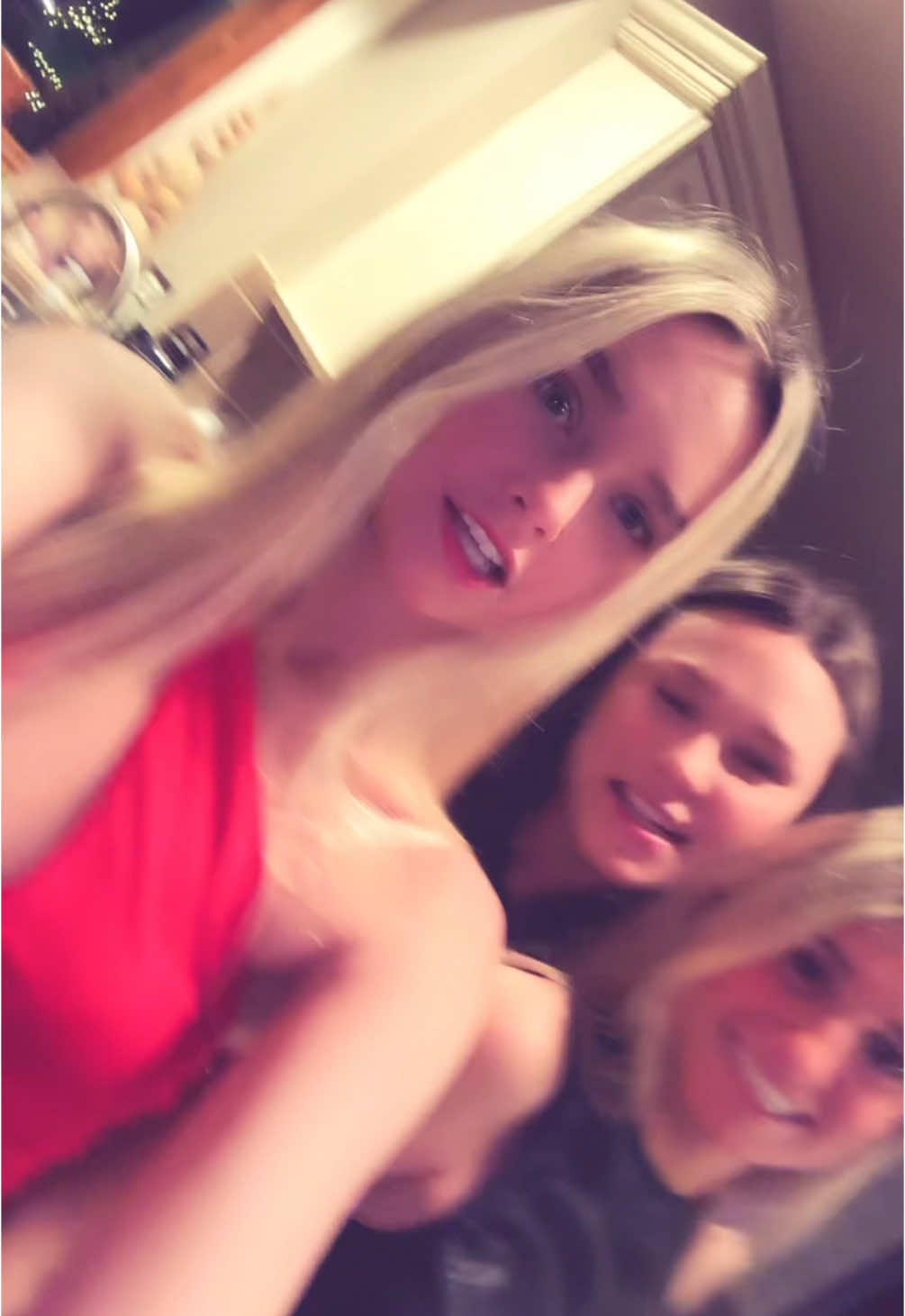 @lindsay.goldschmidt