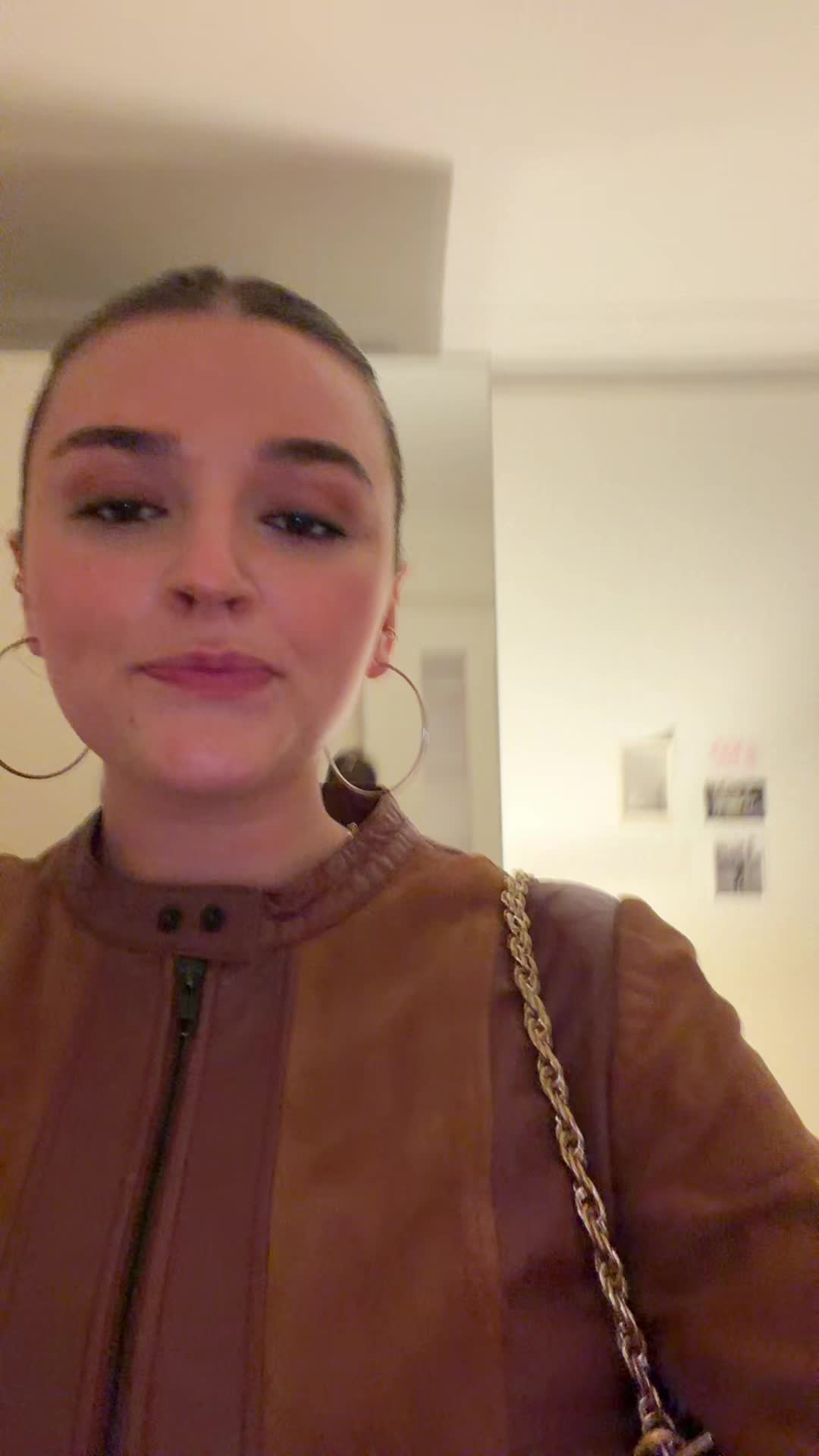 @carolinegb__