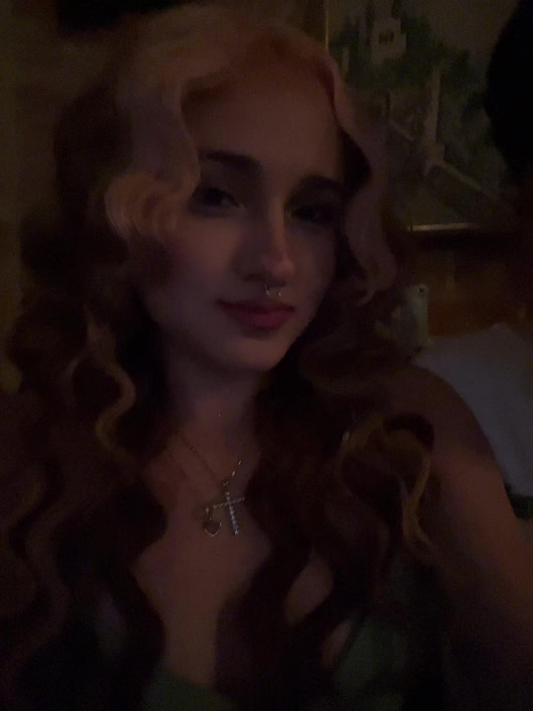 @lyvqrz