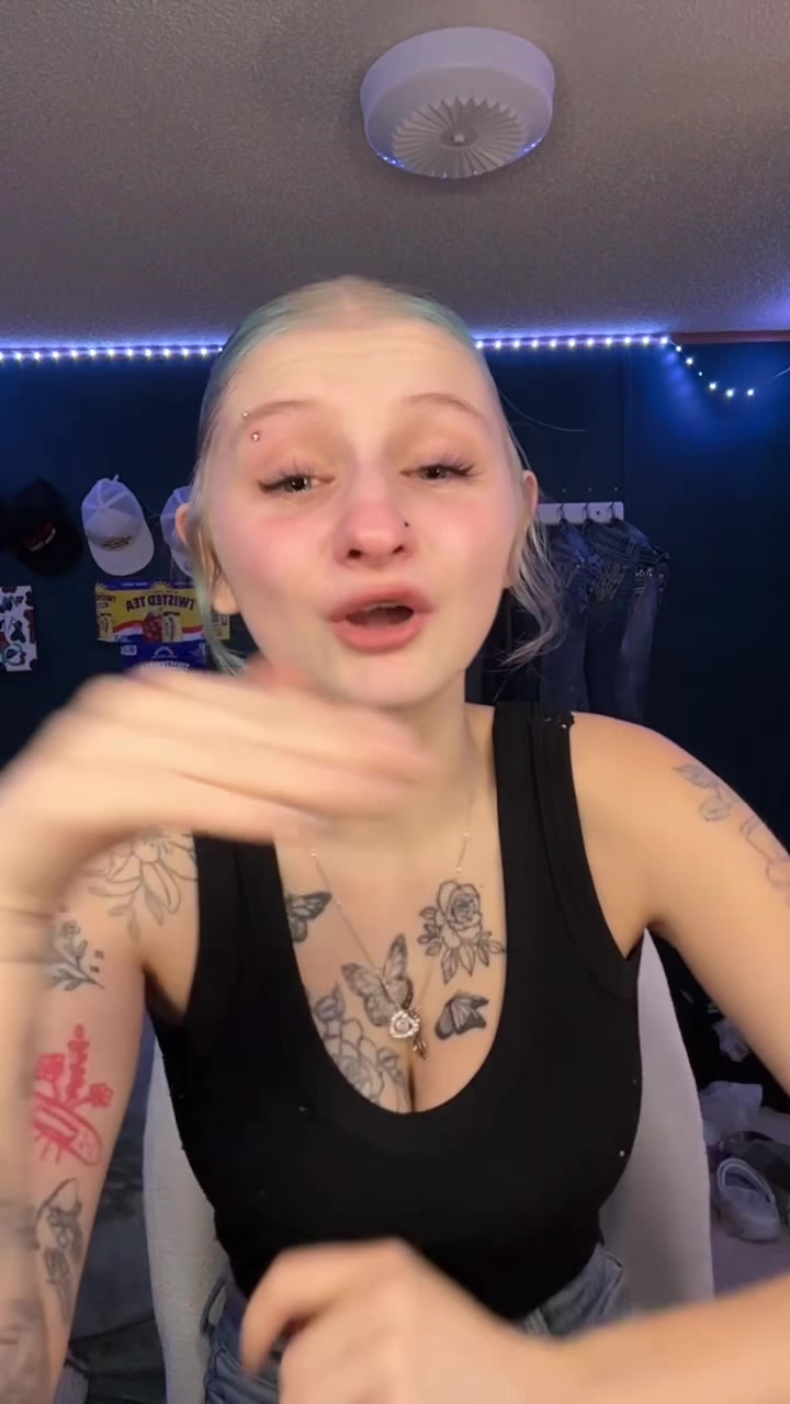 @hollyzzz_spam