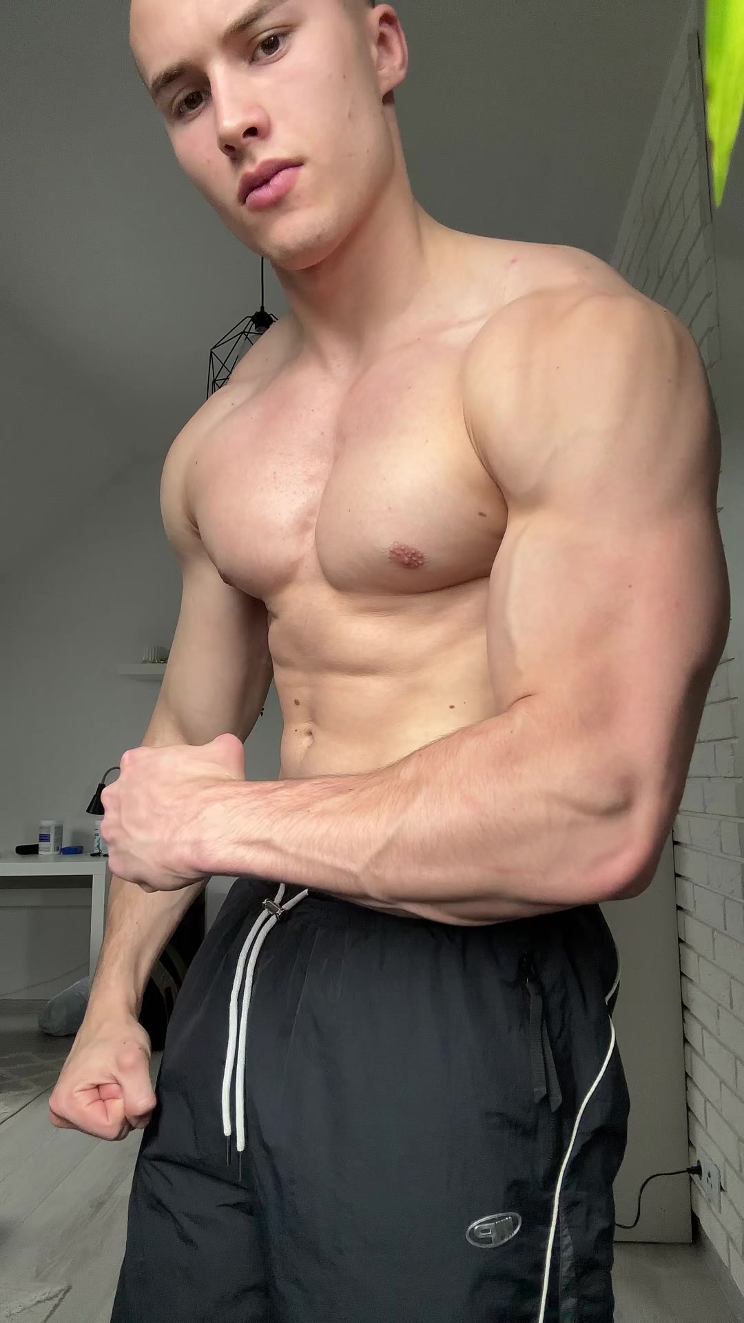 @𝗠𝗘𝗟𝗘𝗫