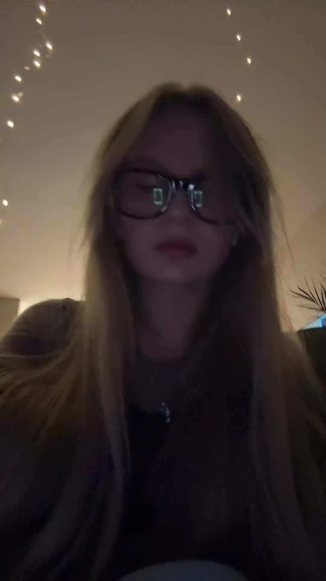 @aksjhskakshsjsj