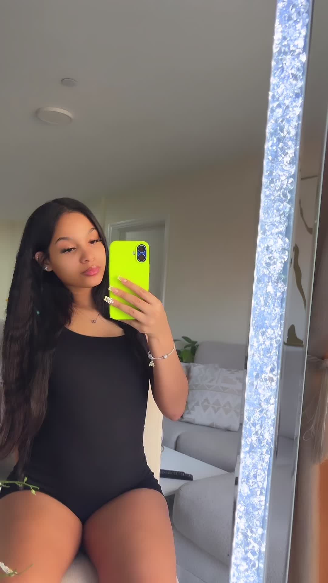@LizzyB💚