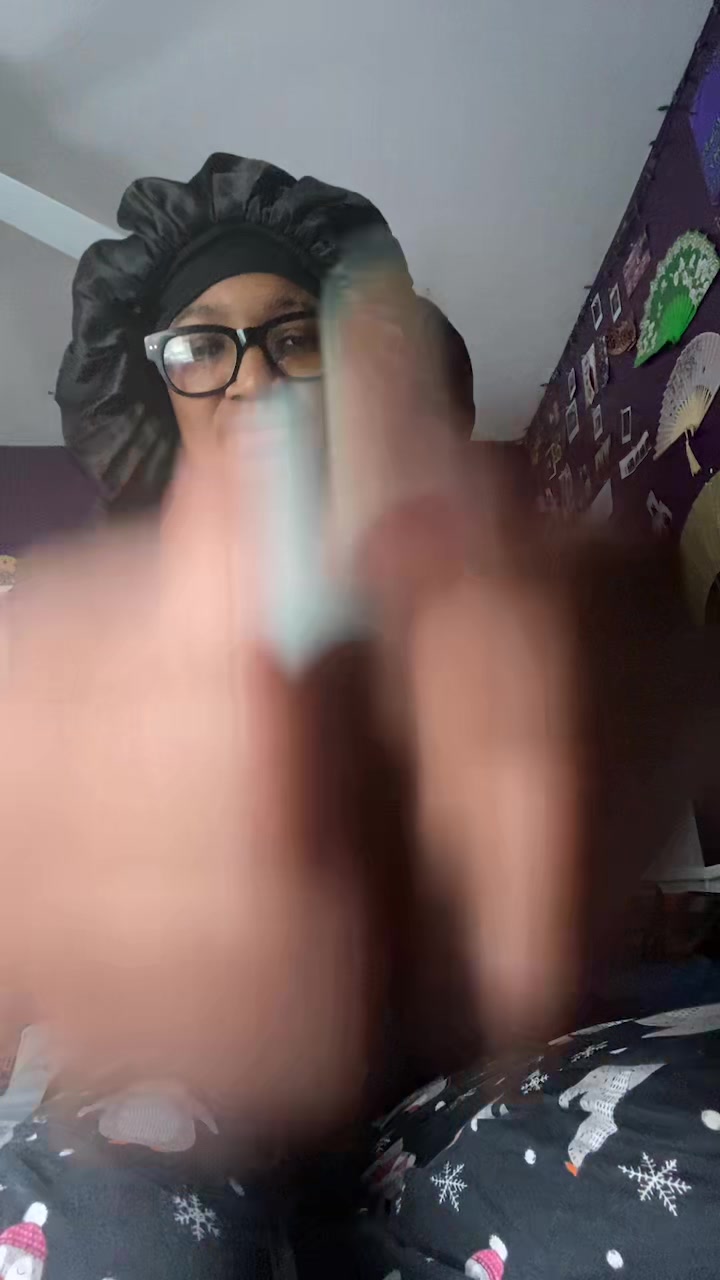 @🧏🏽&zwj;♀️