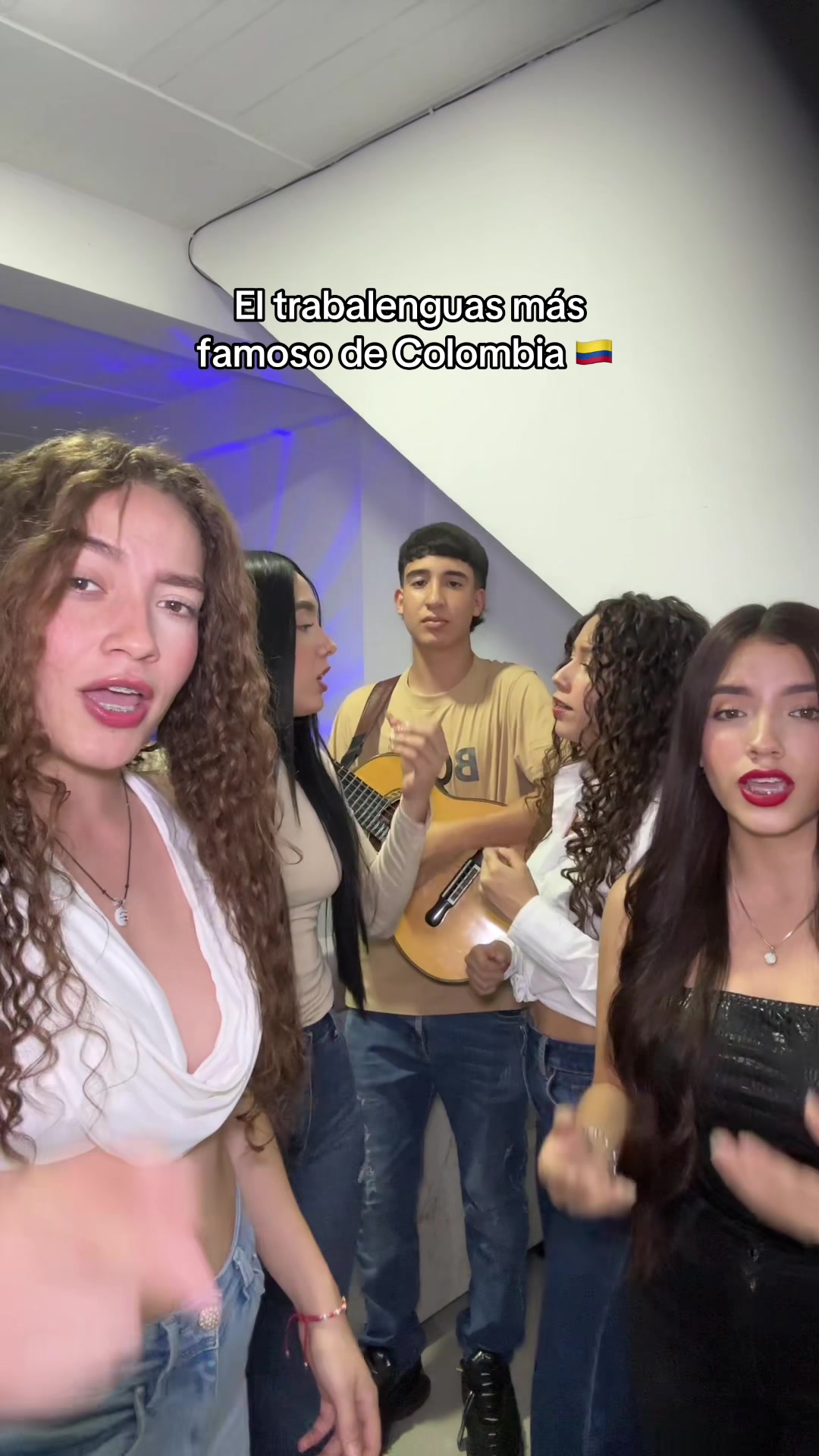 @lashernandezoficial