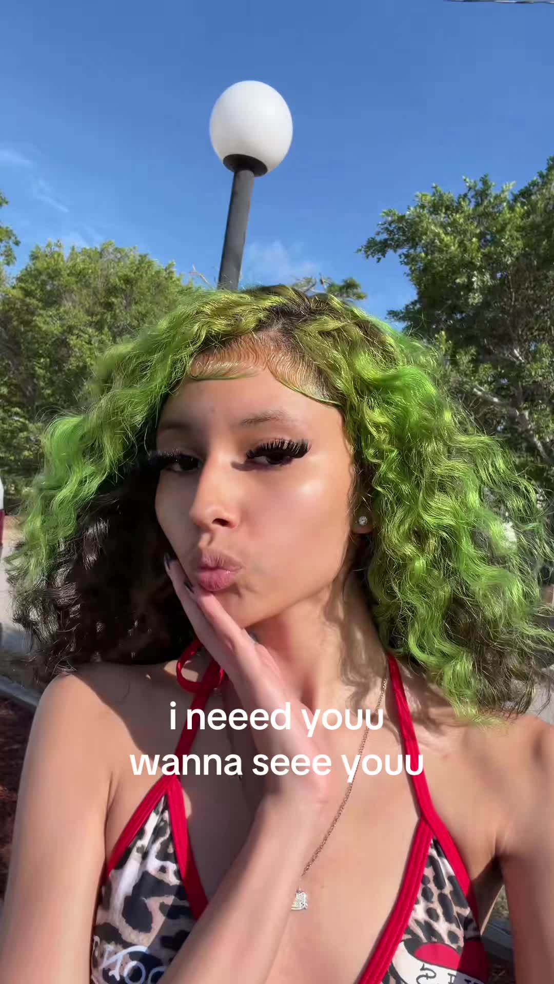 @🧑🏼&zwj;🎤