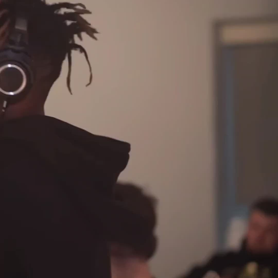 @𝖮XY.𝖠𝖬