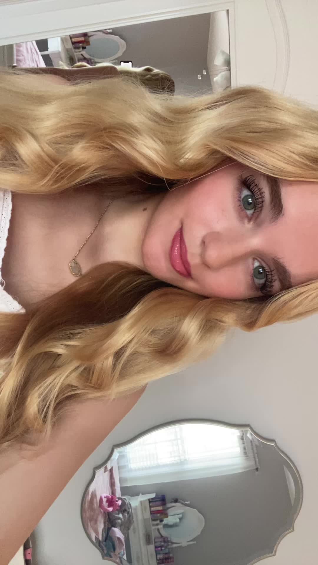 @isabella