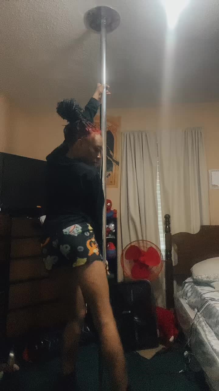 @laythatahhdown