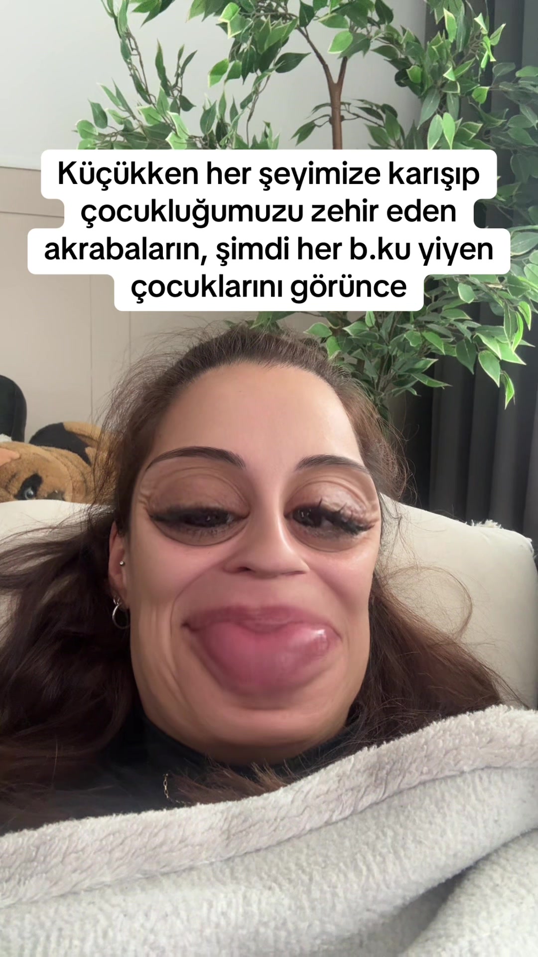 @eKe