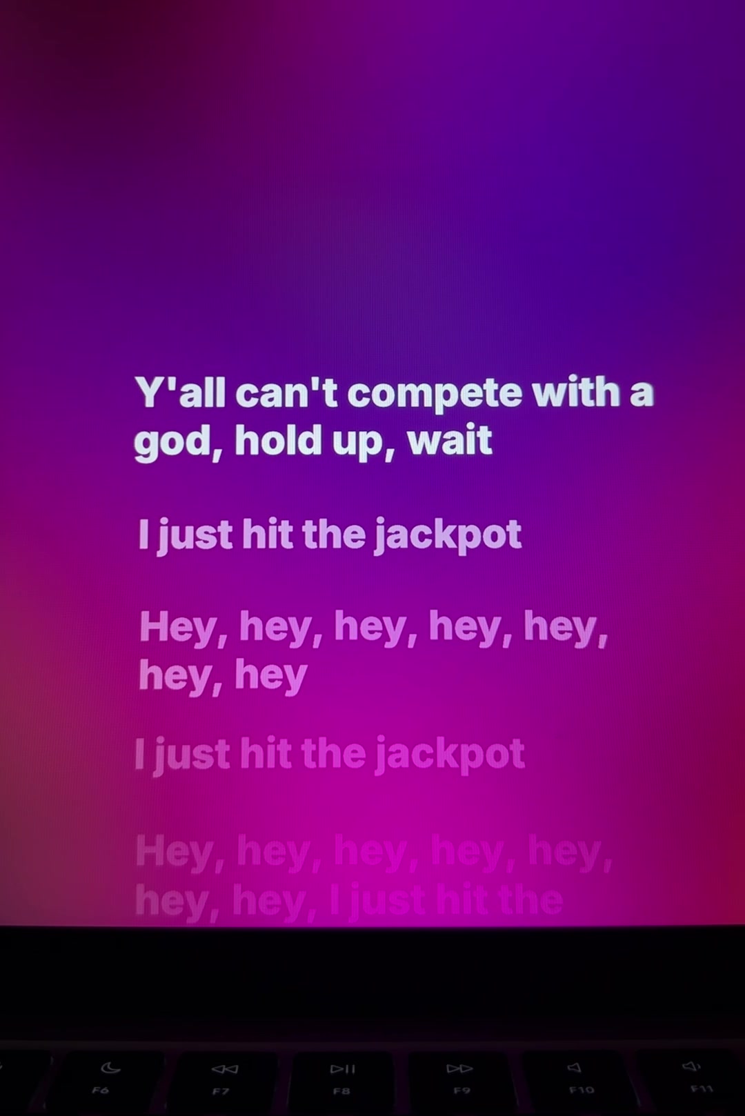 @🎧