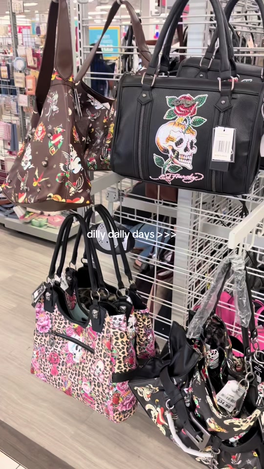 @dessy ᥫ᭡