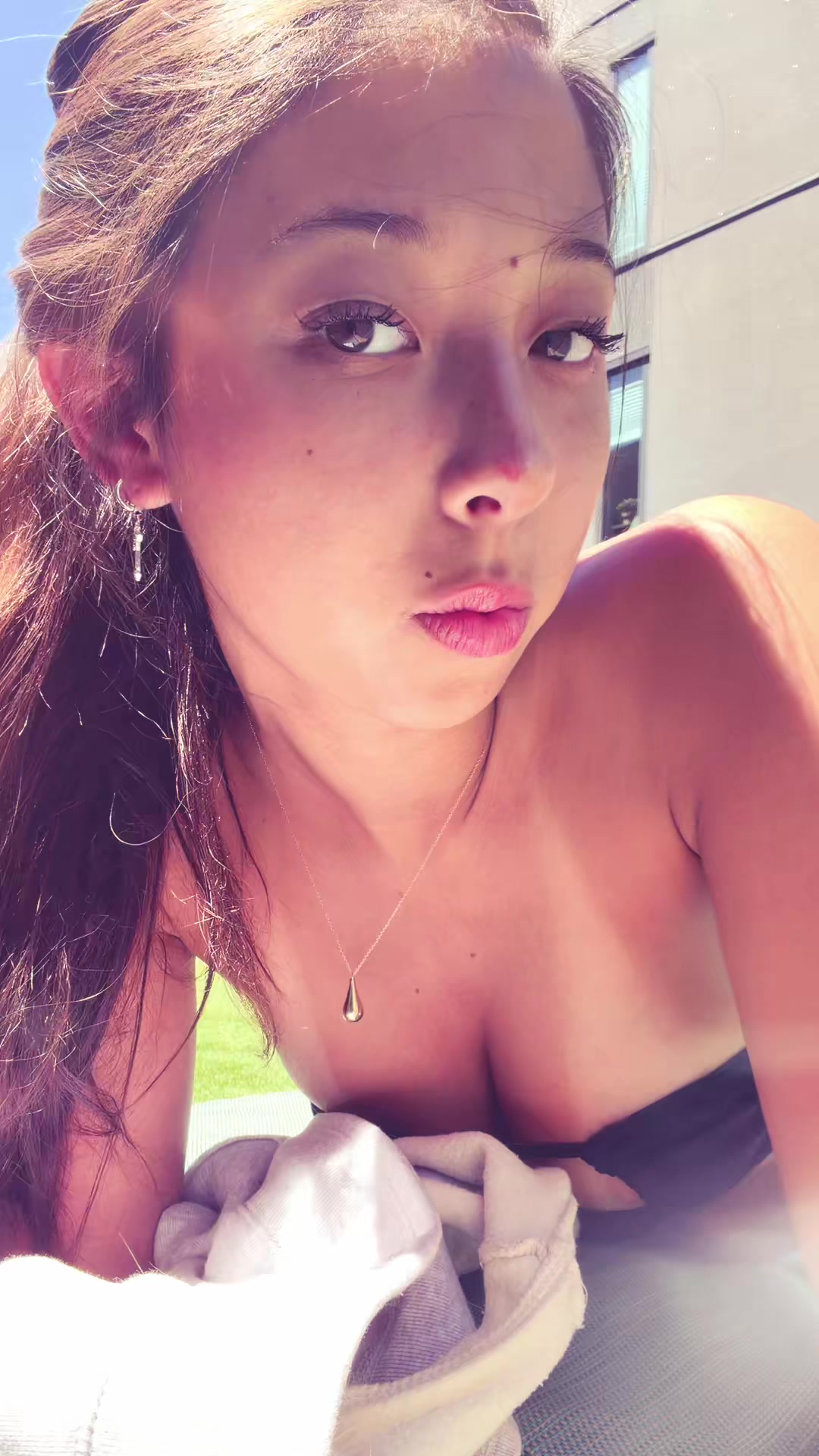 @shakeitvona