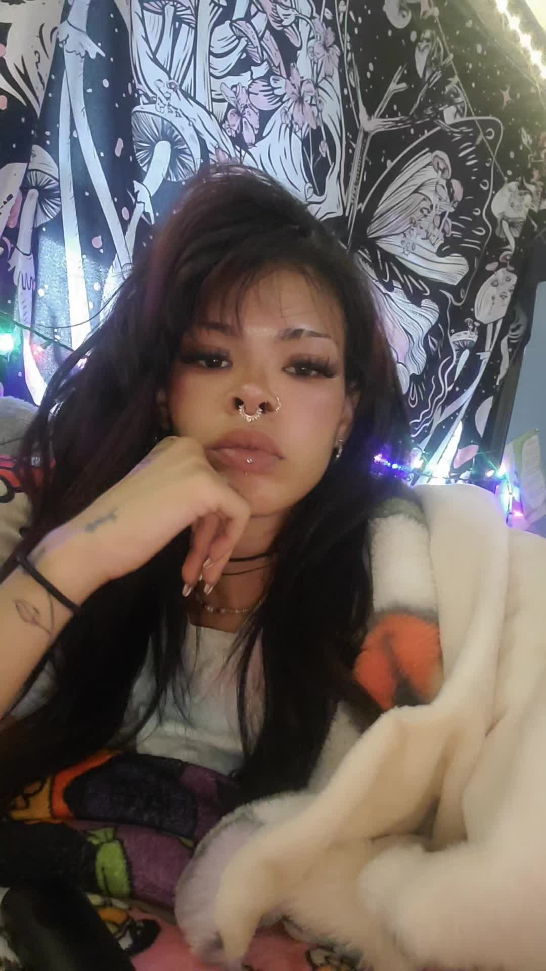 @L@&uuml;řə&ntilde;❀⋆.ೃ࿔*:･&deg;❀⋆.ೃ࿔*:･