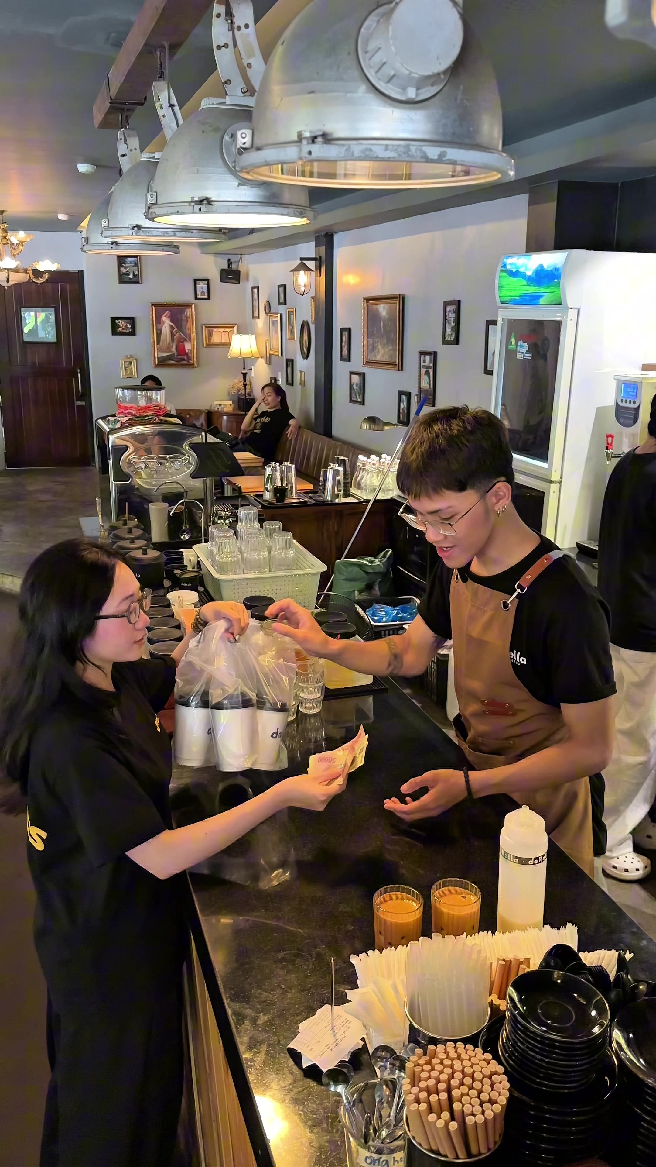 @DE RELLA HUẾ