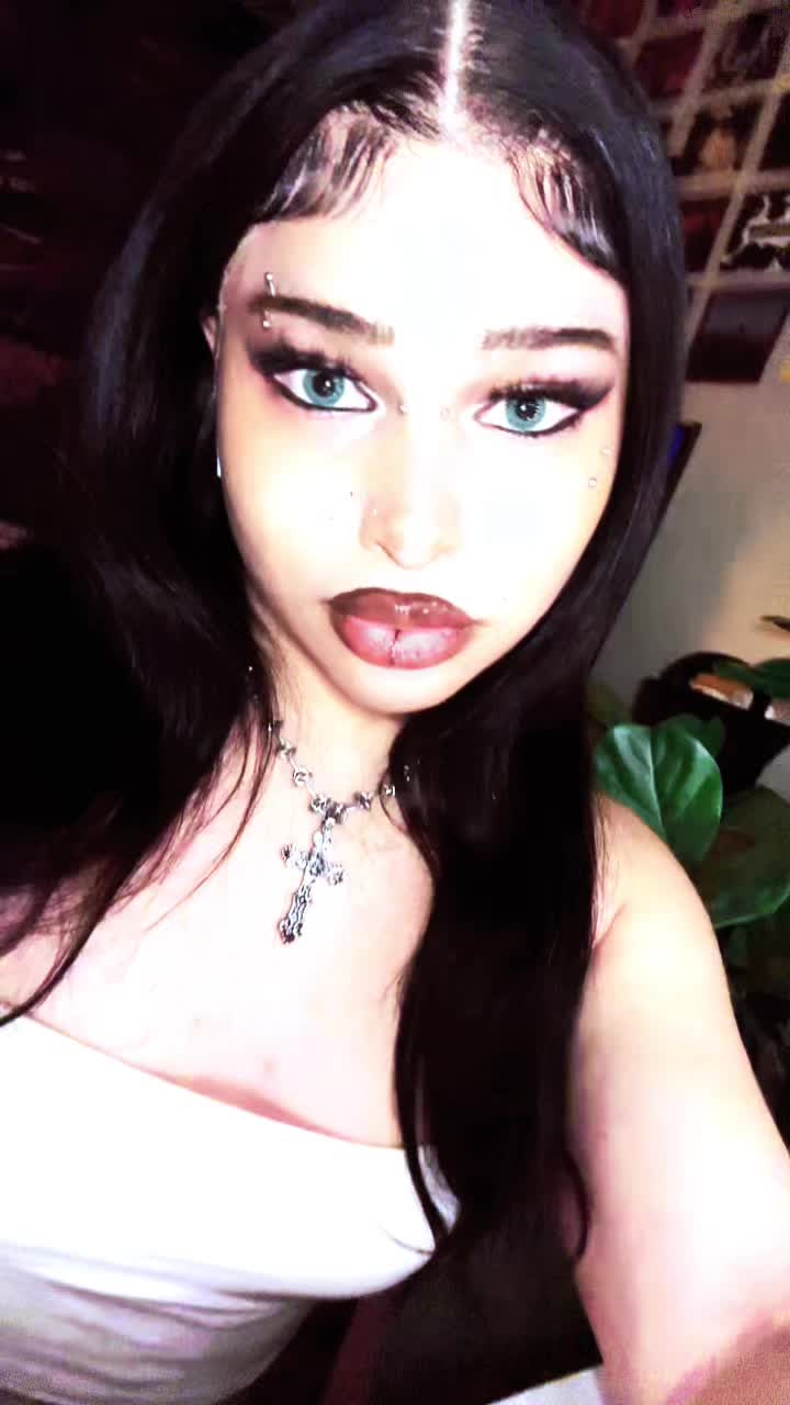 @Kam🕷️